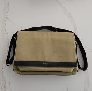 Michael Kors Messenger Bag